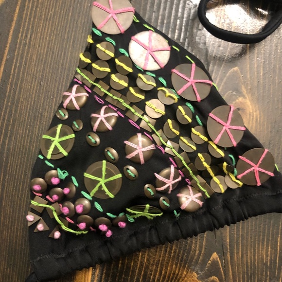 Victoria Secret Colorful Beaded/Black Bikini Top SZ Small - Picture 2 of 4
